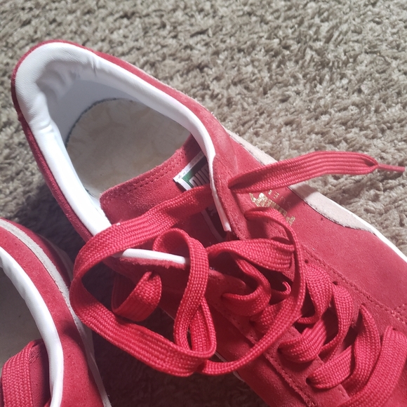 Mens Red Pumas - Picture 3 of 6